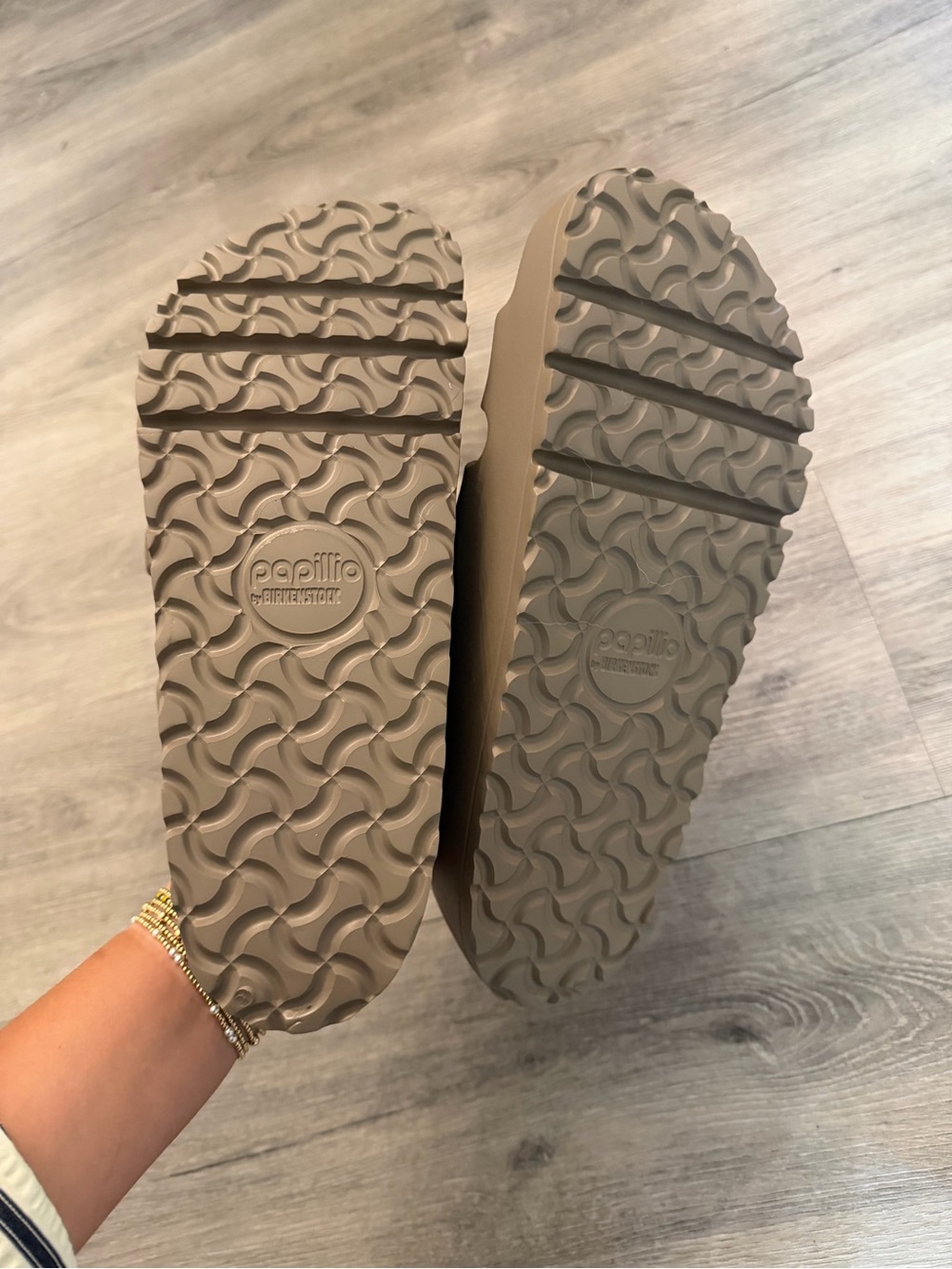 NWOT Birkenstock Taupe Three-Strap EVA Sandals - Picture 4 of 4